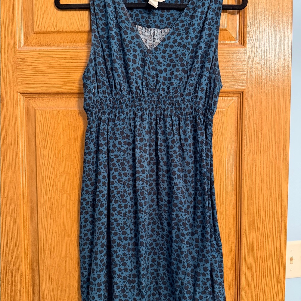 Elegant Blue and Black Sleeveless Maternity Dress